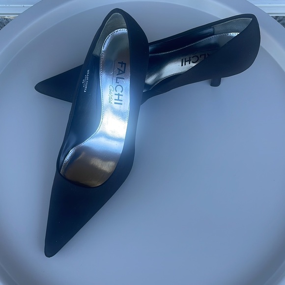 New Falchi Black Fabric pumps size US6B pointed toe - Picture 5 of 8